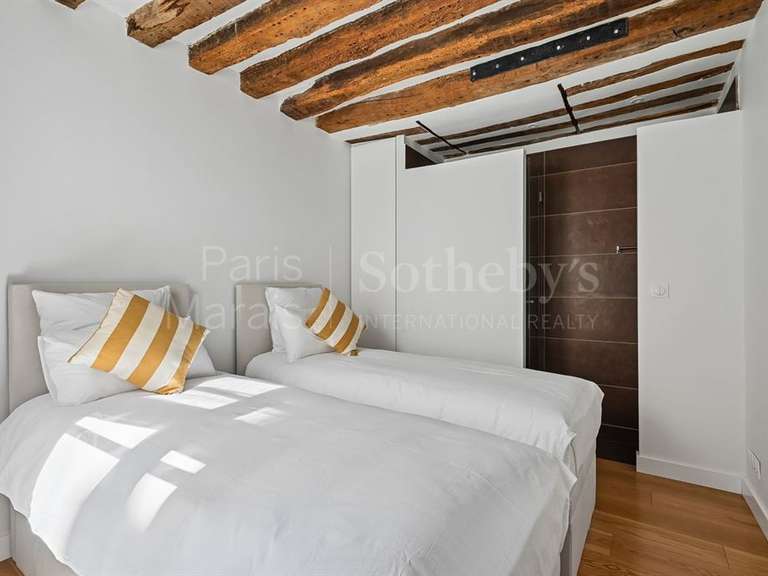 Appartement Paris 3e - 3 chambres - 99m²