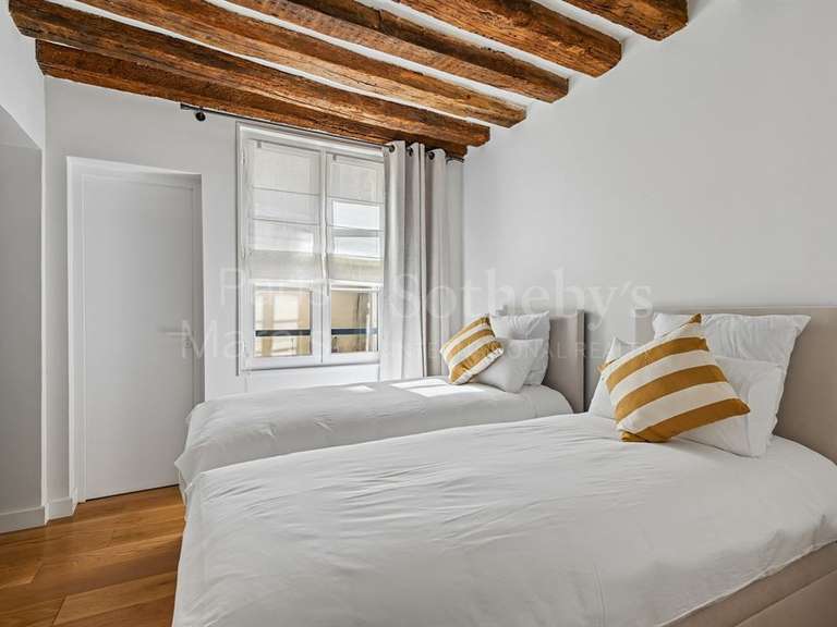 Appartement Paris 3e - 3 chambres - 99m²