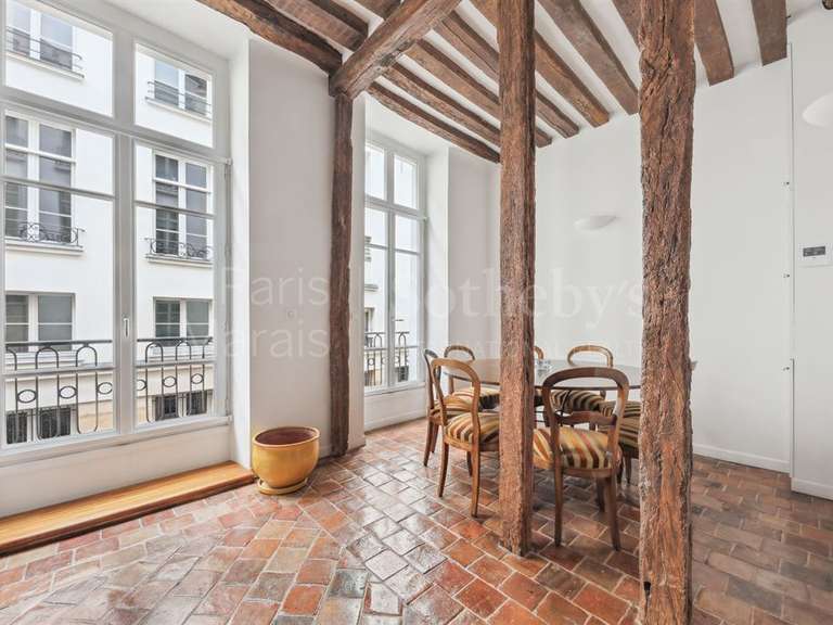 Appartement Paris 3e - 1 chambre - 109m²