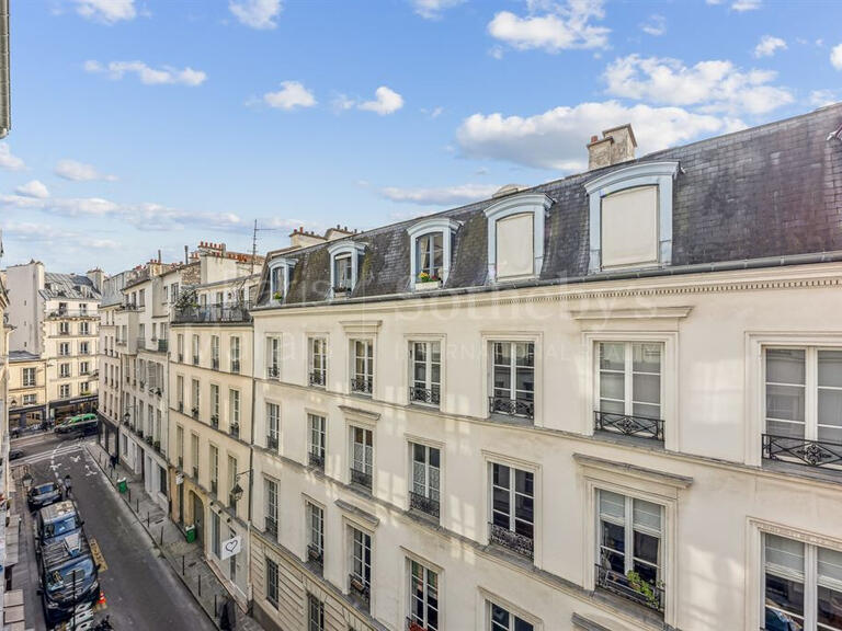 Appartement Paris 3e - 2 chambres - 86m²