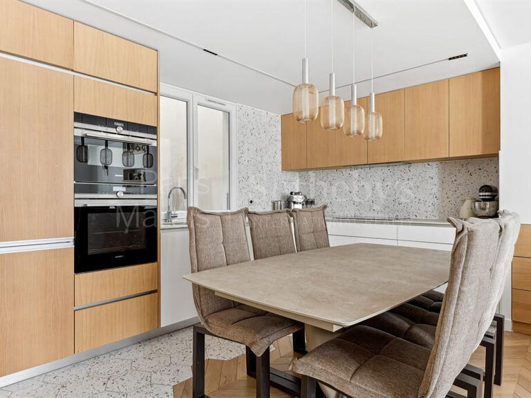 Appartement Paris 3e - 2 chambres - 74m²
