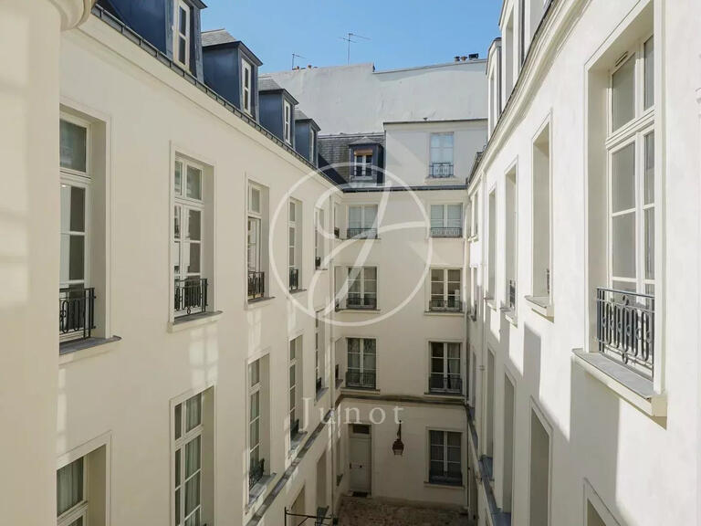 Appartement Paris 3e - 2 chambres - 104m²