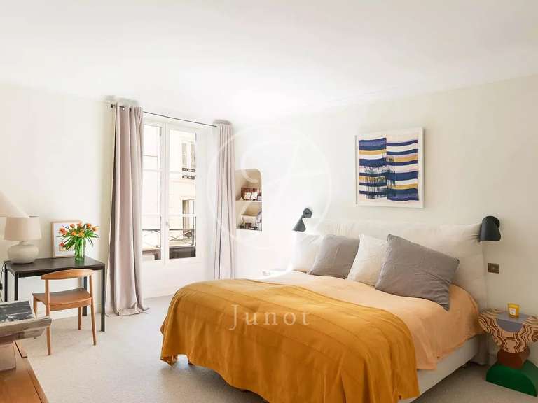 Appartement Paris 3e - 2 chambres - 99m²