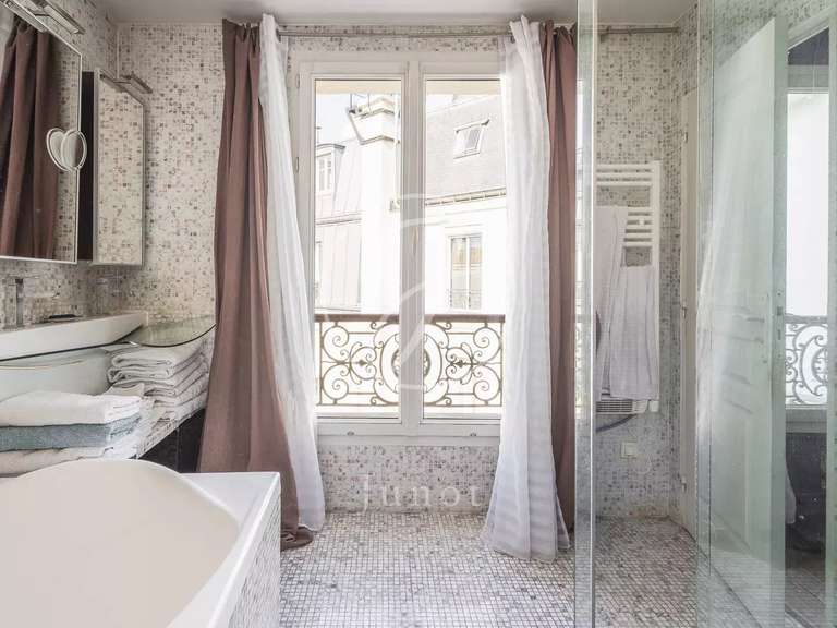 Appartement Paris 3e - 2 chambres - 128m²