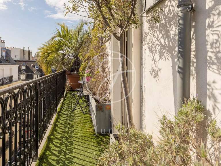 Appartement Paris 3e - 2 chambres - 128m²
