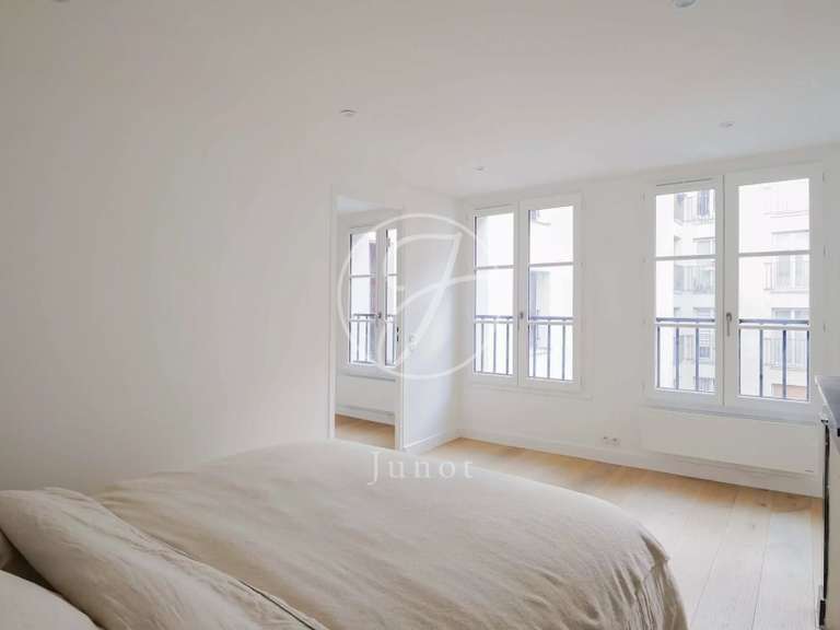 Appartement Paris 3e - 1 chambre - 63m²