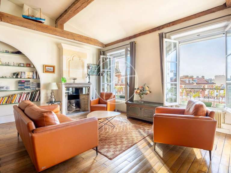 Appartement Paris 3e - 2 chambres - 114m²