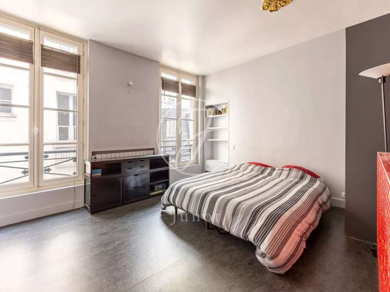 Appartement Paris 3e - 2 chambres - 106m²