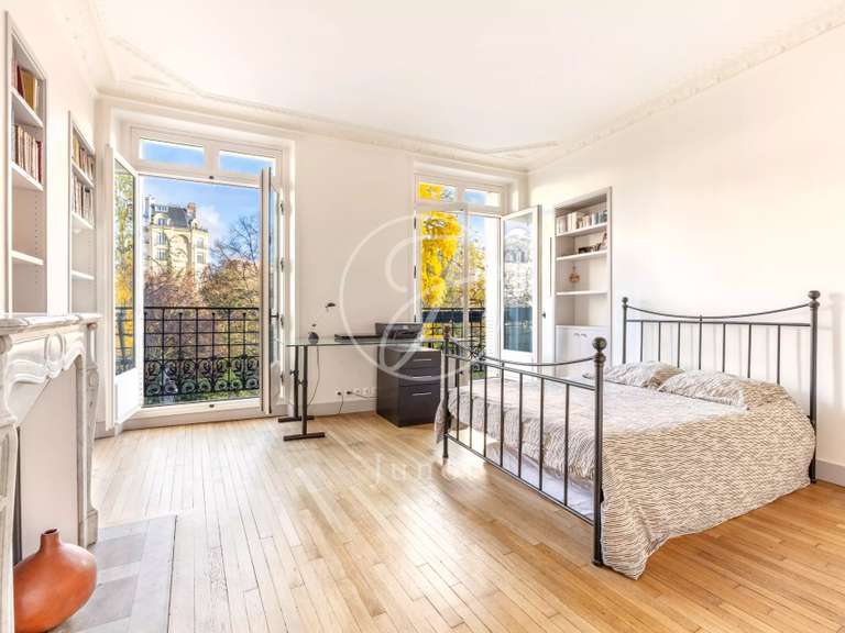 Appartement Paris 3e - 2 chambres - 106m²