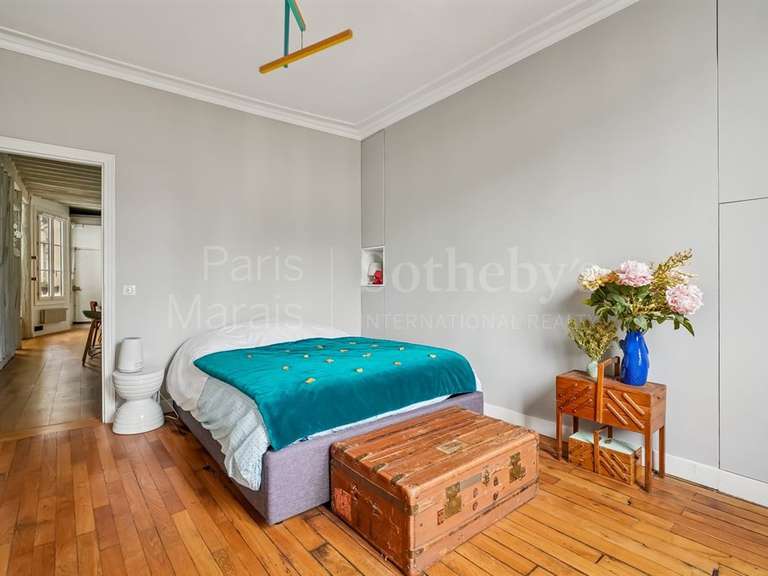 Appartement Paris 3e - 2 chambres - 77m²