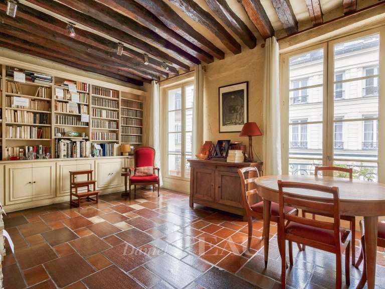 Appartement Paris 3e - 2 chambres - 87m²