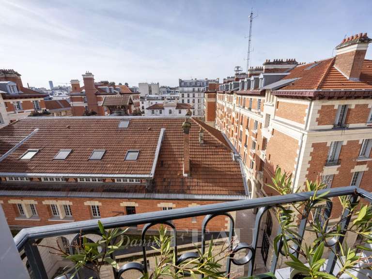 Appartement Paris 3e - 2 chambres - 114m²