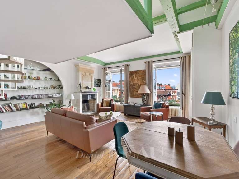 Appartement Paris 3e - 2 chambres - 114m²