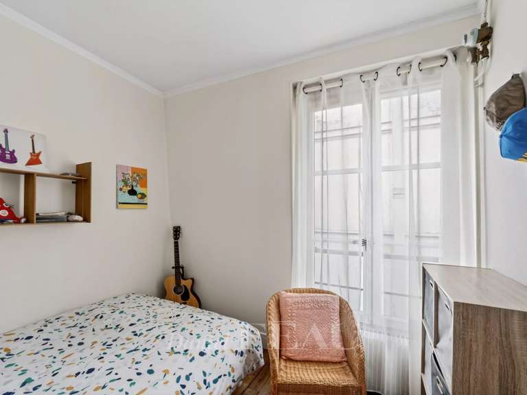Appartement Paris 3e - 2 chambres - 114m²