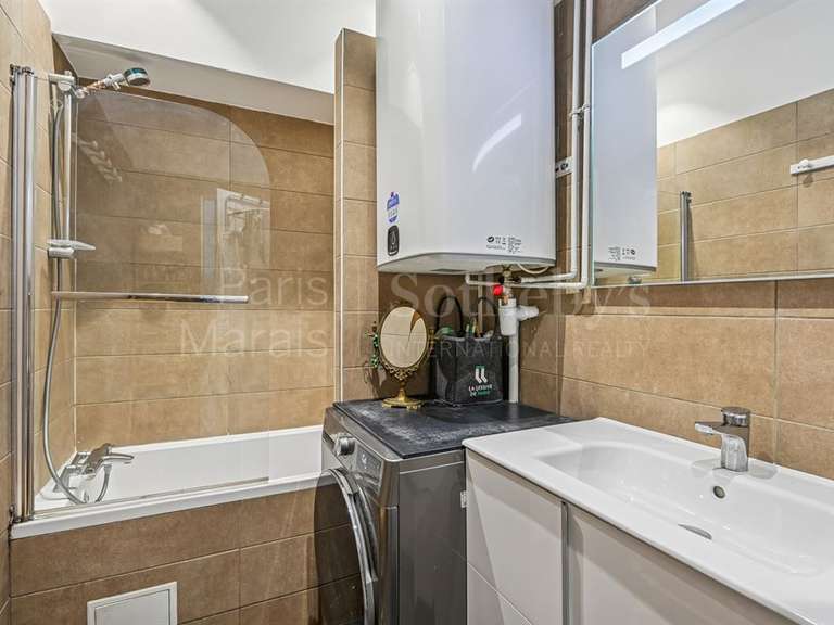 Appartement Paris 3e - 2 chambres - 76m²