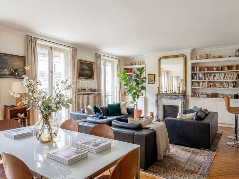 Appartement Paris 3e - 2 chambres - 111m²