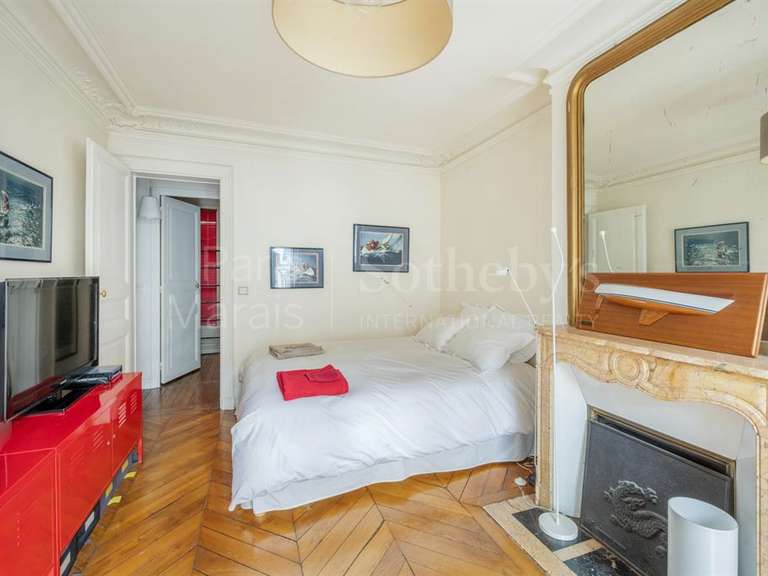 Appartement Paris 3e - 2 chambres - 111m²