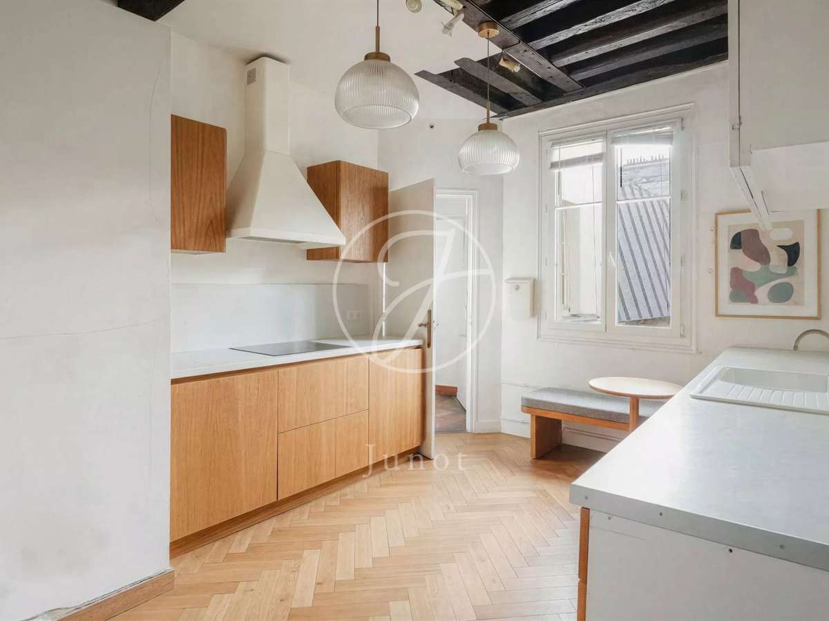 Apartment Paris 3e