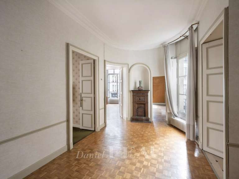 Appartement Paris 3e - 2 chambres - 118m²