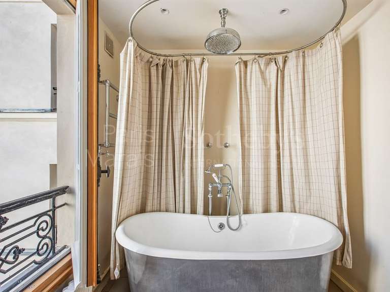 Appartement Paris 3e - 1 chambre - 61m²