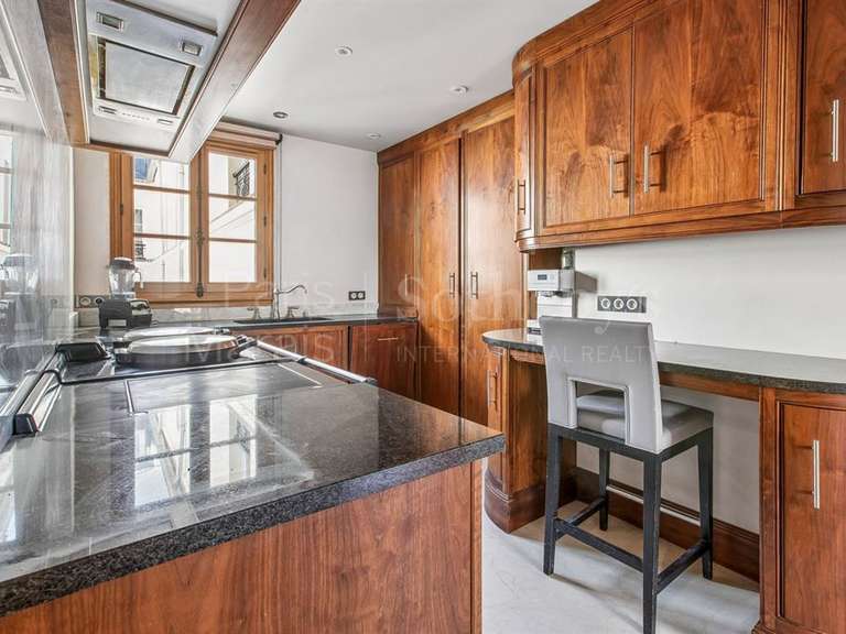 Appartement Paris 3e - 1 chambre - 61m²