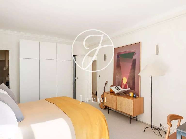 Appartement Paris 3e - 2 chambres - 99m²