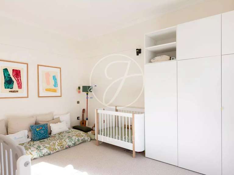 Appartement Paris 3e - 2 chambres - 99m²