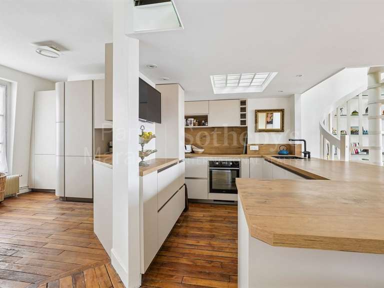 Appartement Paris 3e - 2 chambres - 105m²