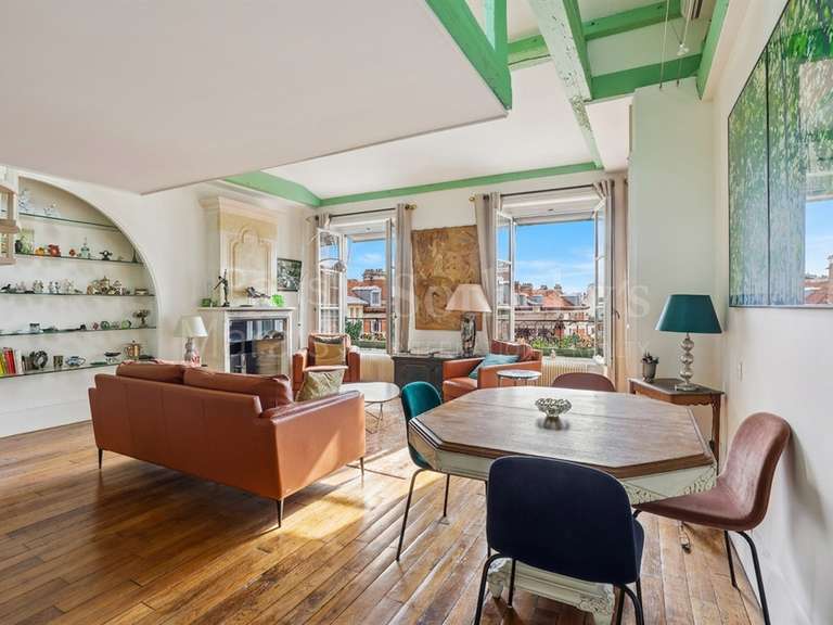 Appartement Paris 3e - 2 chambres - 105m²