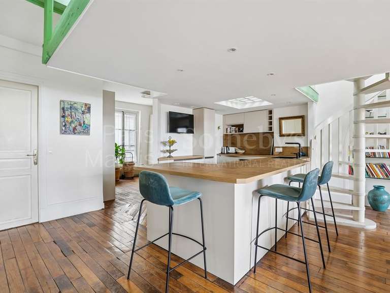 Appartement Paris 3e - 2 chambres - 105m²