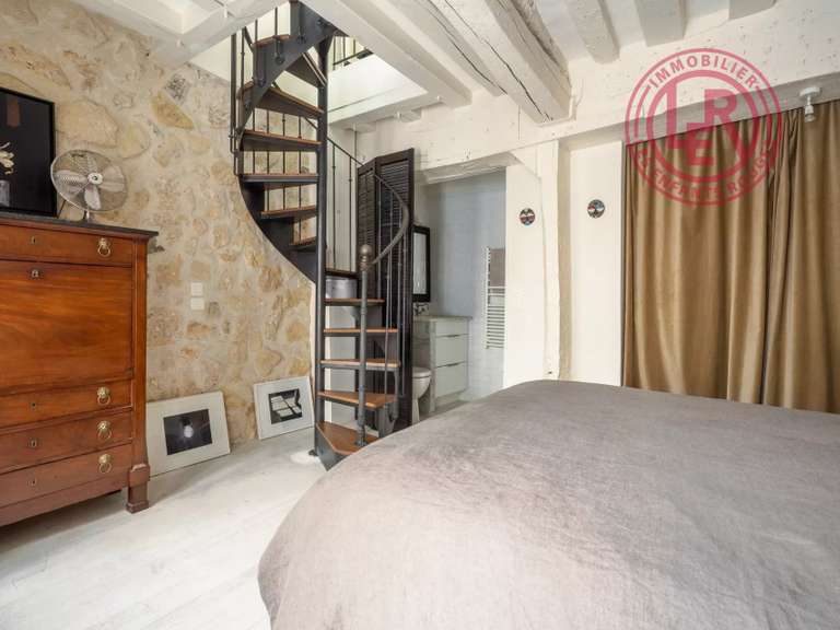 Appartement Paris 3e - 1 chambre - 76m²