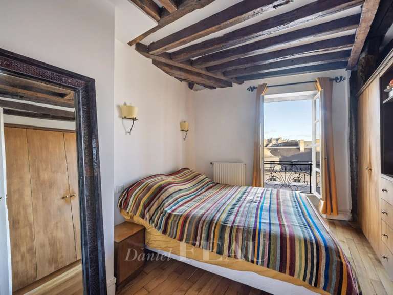Appartement Paris 3e - 2 chambres - 123m²