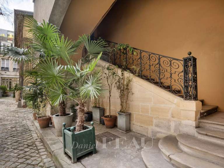 Appartement Paris 3e - 2 chambres - 123m²