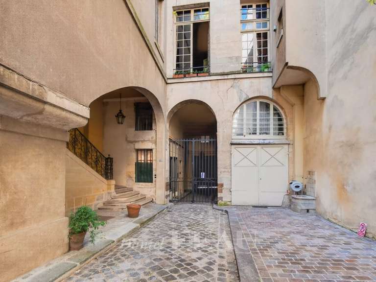 Appartement Paris 3e - 2 chambres - 123m²