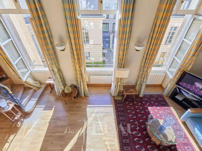 Appartement Paris 3e - 2 chambres - 114m²