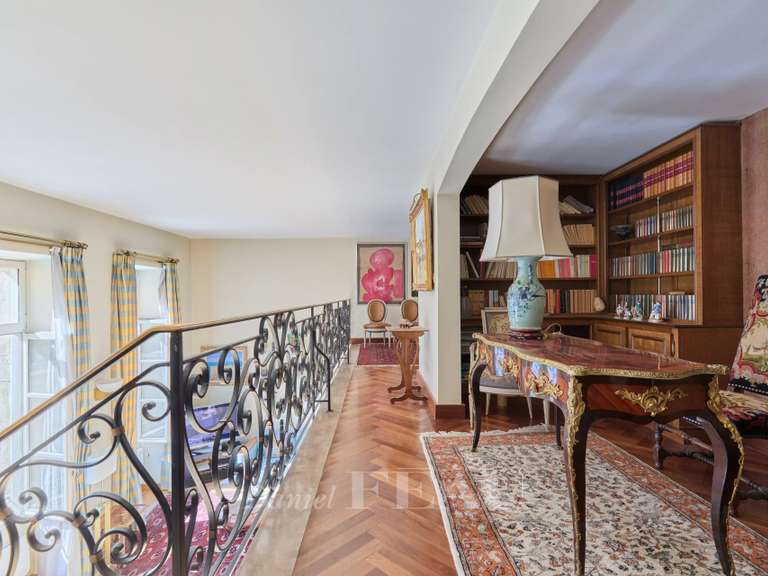 Appartement Paris 3e - 2 chambres - 114m²