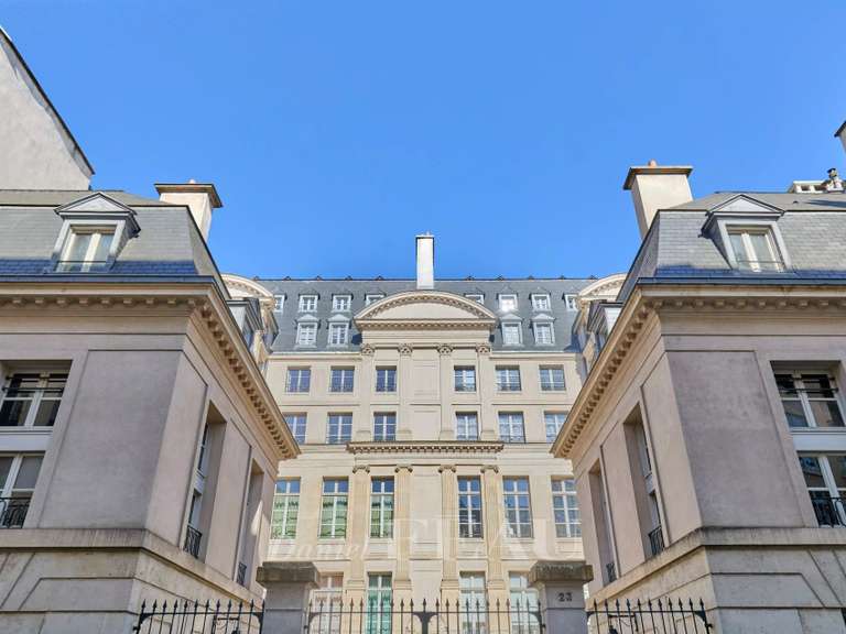 Appartement Paris 3e - 2 chambres - 114m²