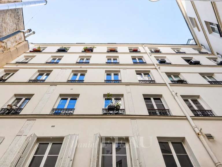 Appartement Paris 3e - 1 chambre - 88m²