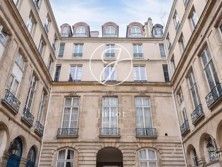 Appartement Paris 3e - 2 chambres - 78m²