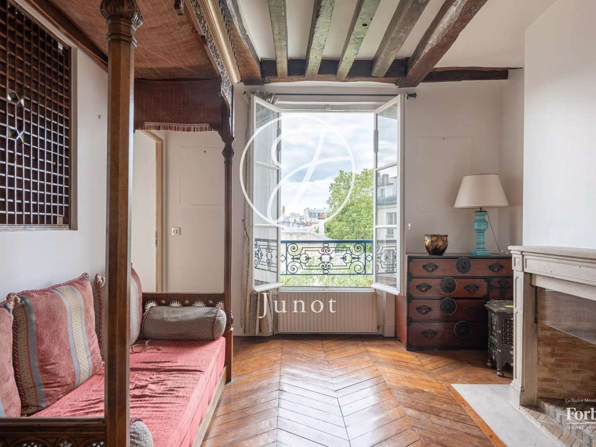 Apartment Paris 3e