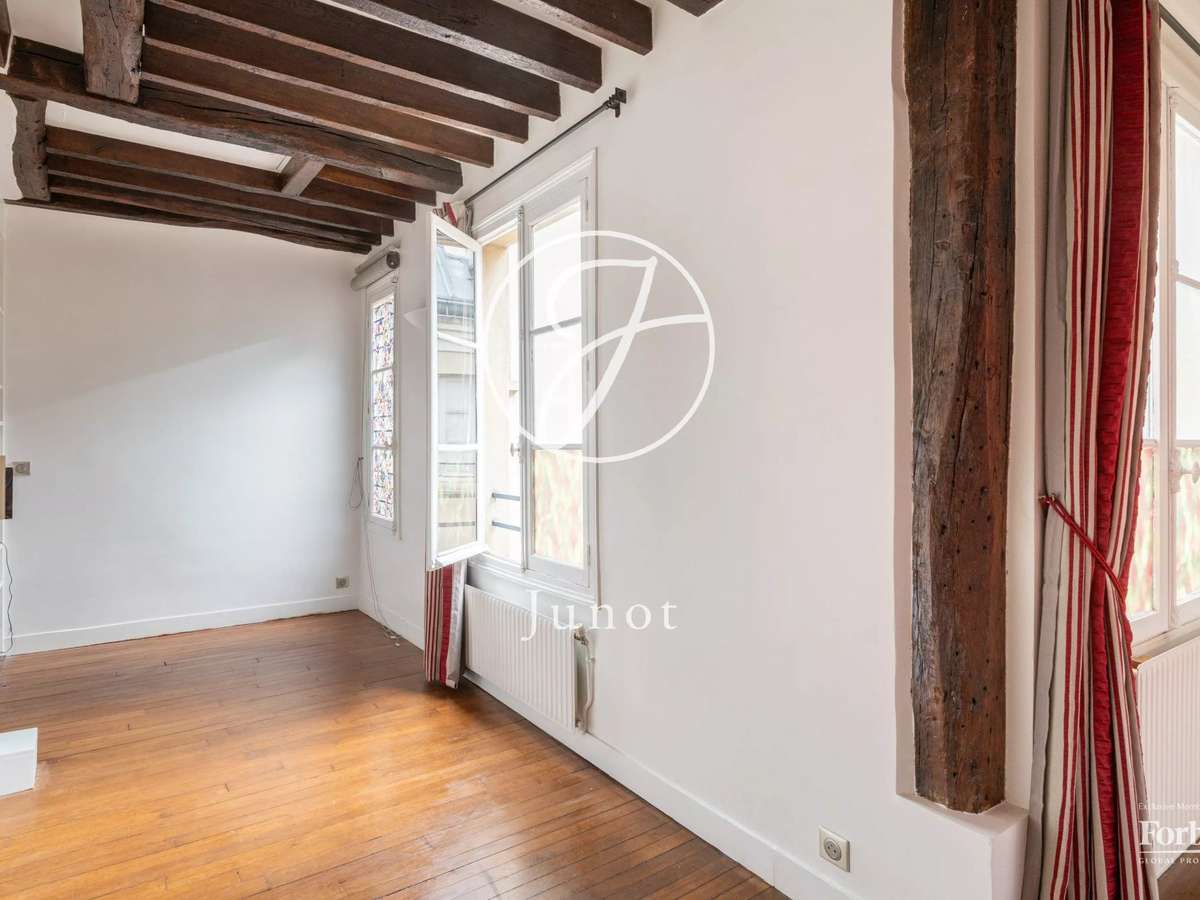 Apartment Paris 3e