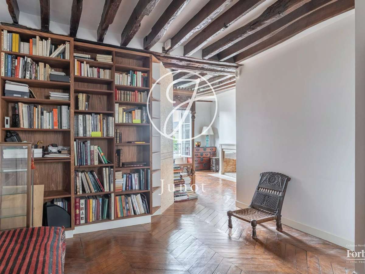 Apartment Paris 3e
