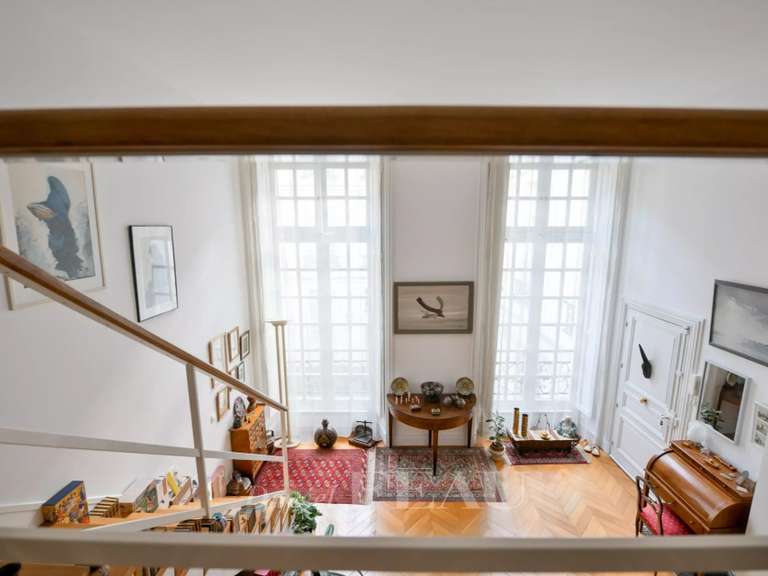Appartement Paris 3e - 1 chambre - 85m²