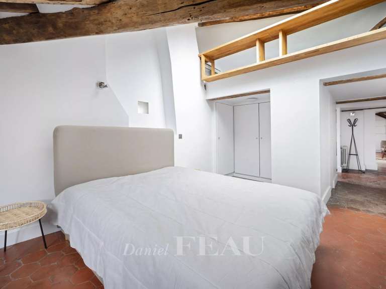 Appartement Paris 3e - 1 chambre - 67m²