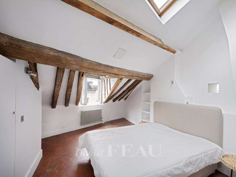 Appartement Paris 3e - 1 chambre - 67m²