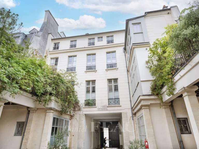 Appartement Paris 3e - 2 chambres - 75m²