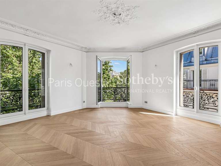 Apartment Paris 3e - 4 bedrooms - 145m²
