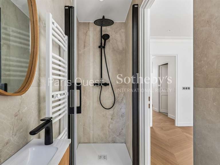 Appartement Paris 3e - 4 chambres - 145m²