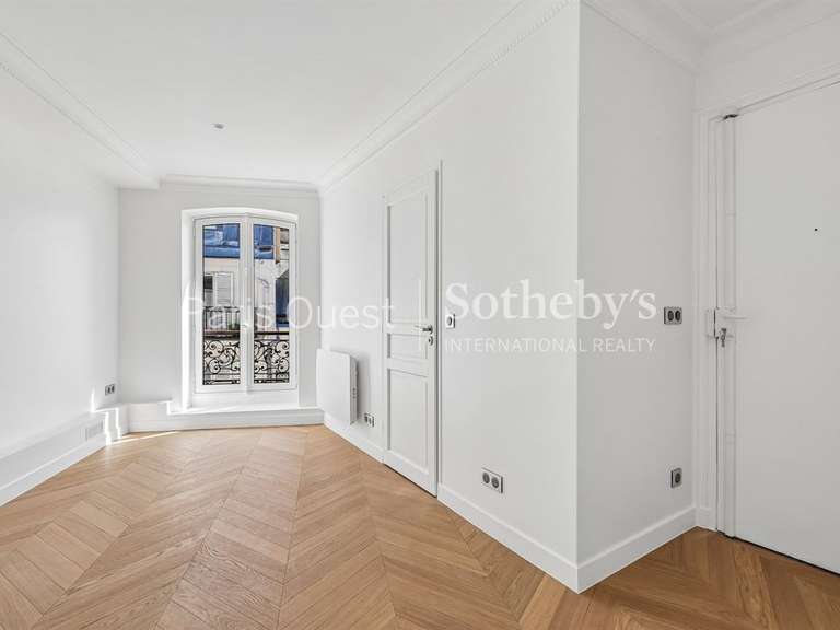 Appartement Paris 3e - 4 chambres - 145m²