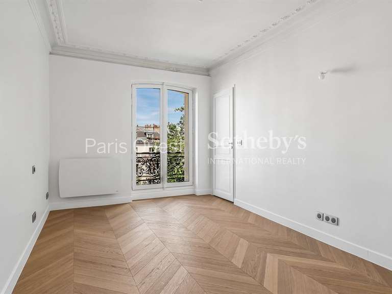 Appartement Paris 3e - 4 chambres - 145m²